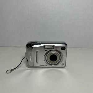 Fujifilm FinePix A500 Digital Camera 5.1MP Tested Working w/ Case Read Desc